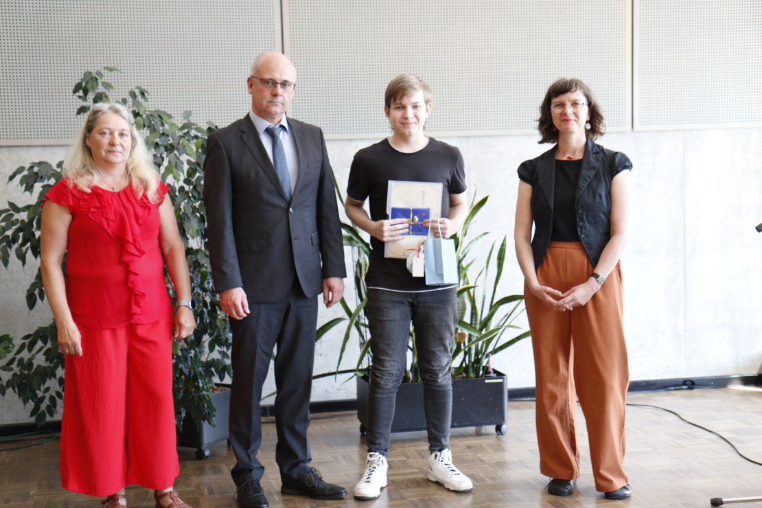 Zeugnisübergabe_FOS_2024_03