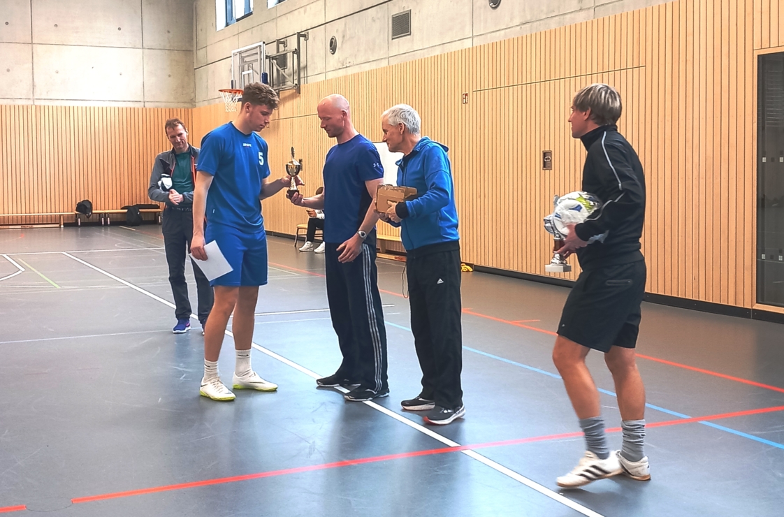 Sieg bei FußballHallenmeisterschaft Sieg bei FußballHallenmeisterschaft